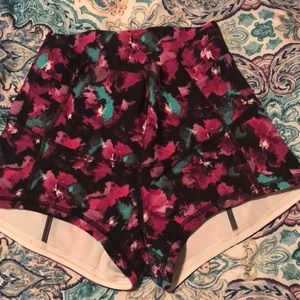 Lululemon booty shorts